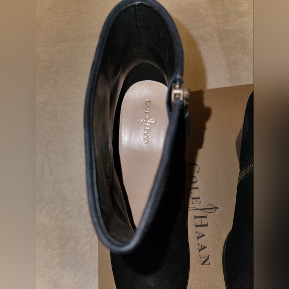 EUC Cole Haan Cassidy Bootie Black Nubuck 9M - Picture 6 of 7